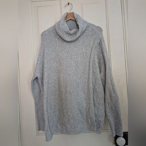 LIKE NEW Vera Wang Cowl Neck Sweater